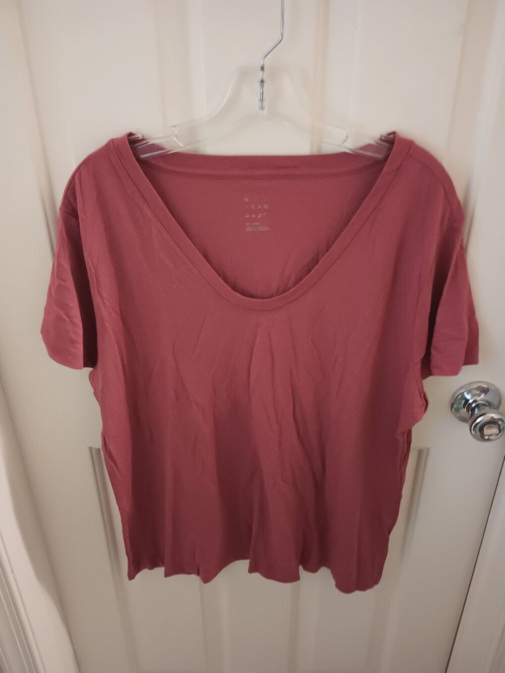 Women's XXL red/orange V-Neck T-Shirt - a new day